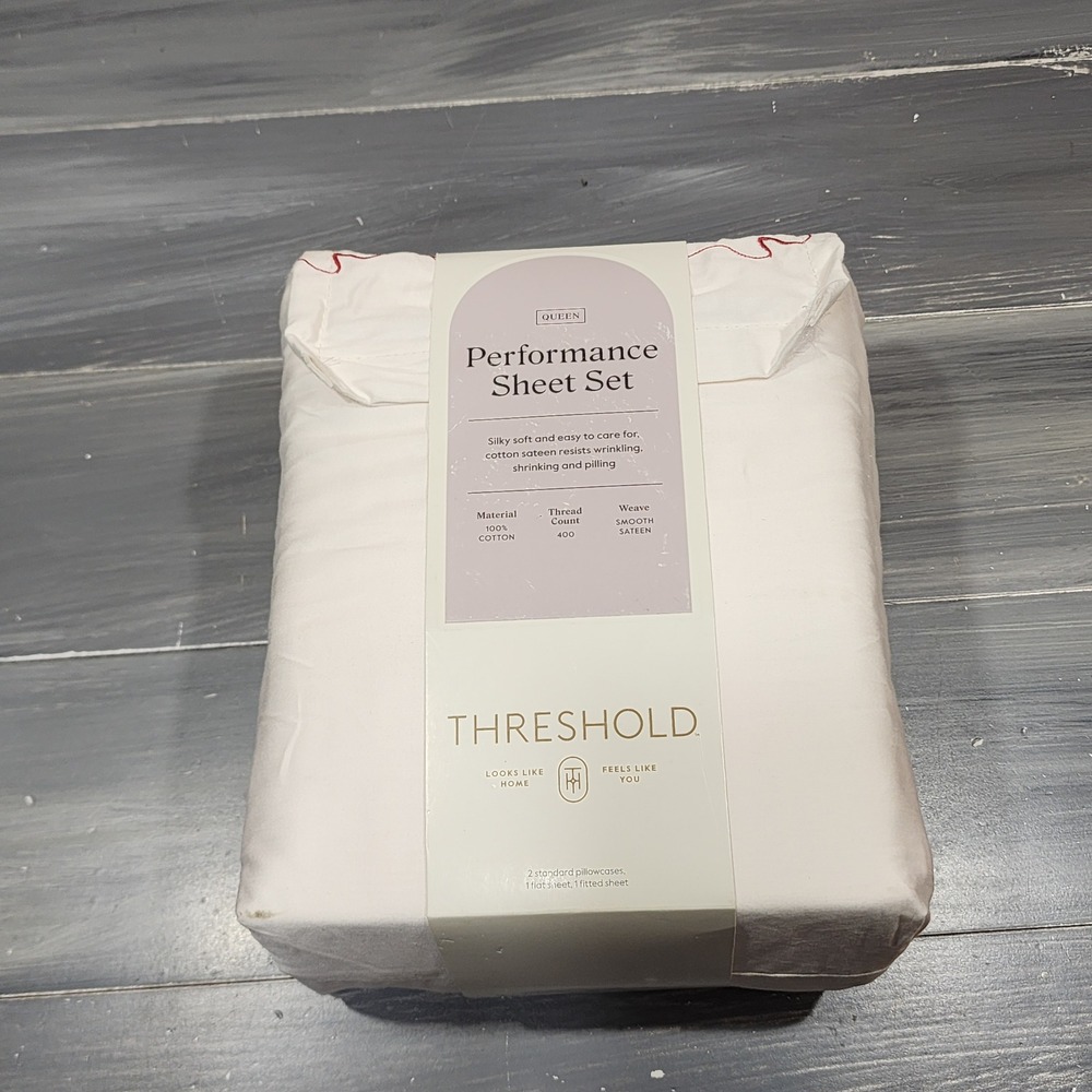 Threshold Queen Performance Sheet Set 400 TC Ivory with Red LOVE Detailed Hem